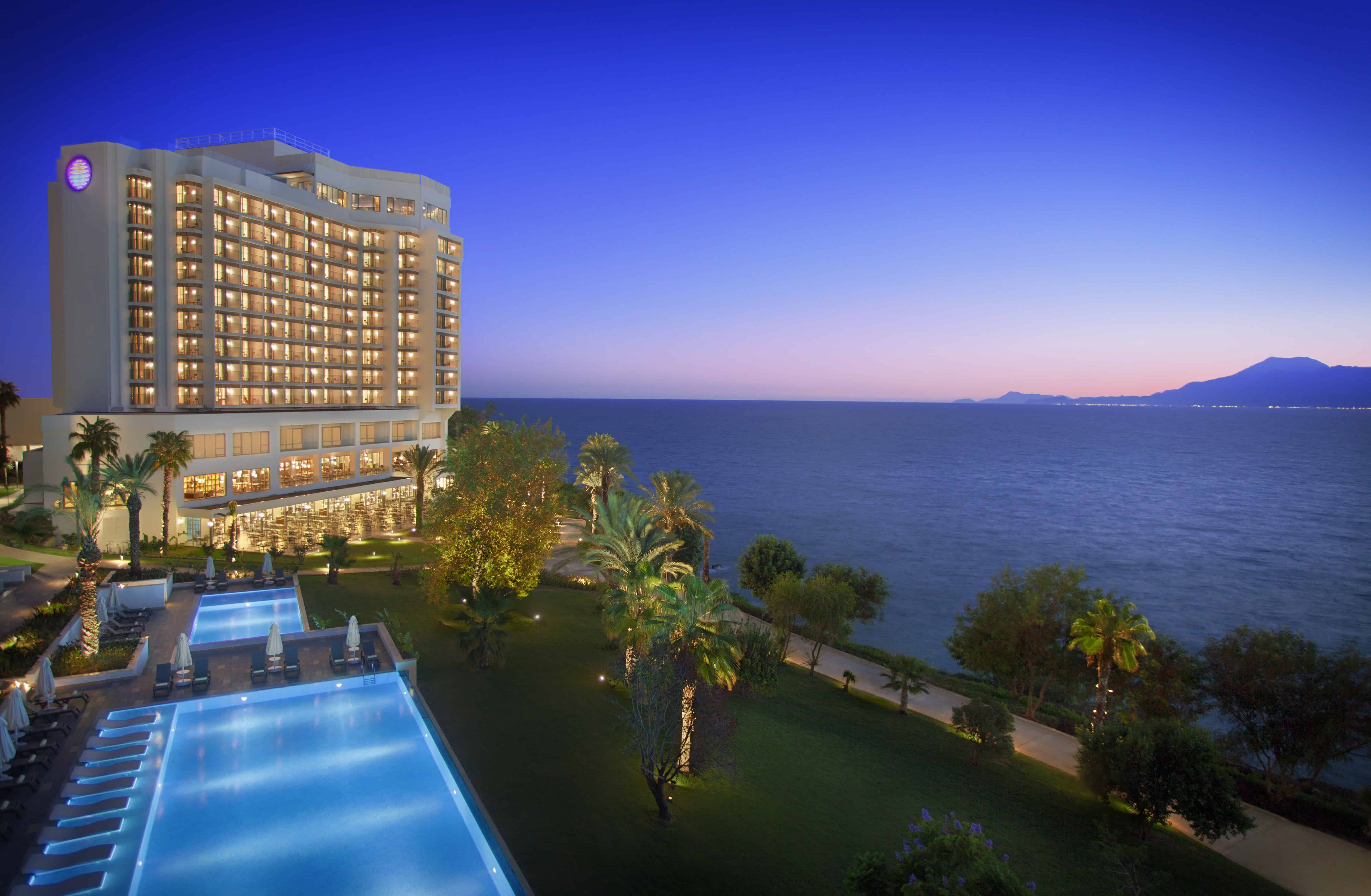 The LifeCo Akra Antalya Gece Manzarası