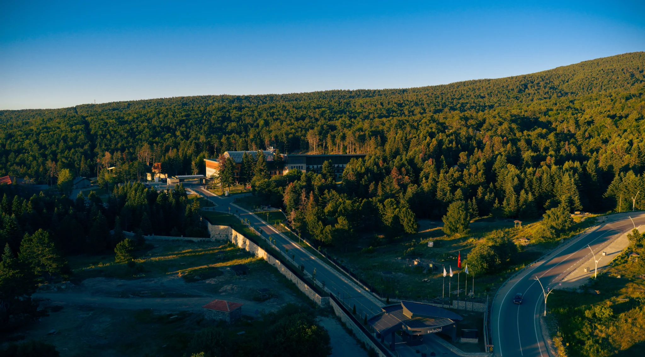 TheLifeCo Uludağ mountain resort setting