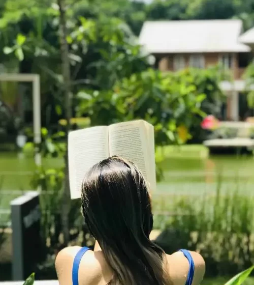 pool-outdoor-woman-in-the-pool